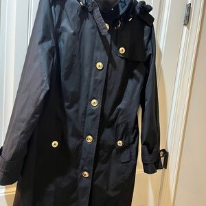 Michael Kors Black Water Resistant Trench Coat with Removable Hood in black - Lg